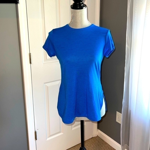 ❤️ Women’s Athletic Works Tee size Small - Picture 1 of 6